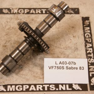 Honda VF750S Sabre RC07 Nokkenas Inlaat voor / 14119-MB0-305 Camshaft, Fr.in