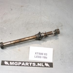 Yamaha XT 500 83 Voorwielas compl - 1W1-25181-01 Axle, Wheel