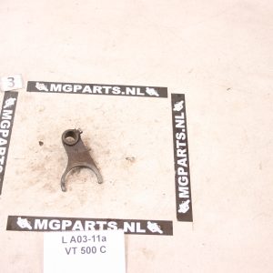 Honda VT500C 83-84 PC08 Schakelvork L / 24213-MF5-000 Fork, L