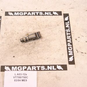 Honda VT700C/750C Shadow RC14 Tuimelaaras B / 14452-ME9-000 Shaft B, Rocker