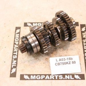 Honda CB750KZ dohc 79 Versnellingsbakas uit / 23220-425-010 Shaft, Counter