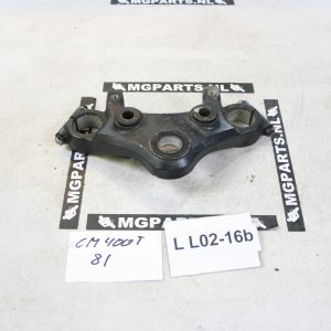 Honda CM400T Kroonplaat / 53231-447-000 Bridge, Fork Top