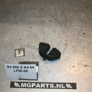 Suzuki SV650S K4 2004 Tandwieldragerrubber - 64651-27A01 ABSORBER, REAR HUB SHOCK