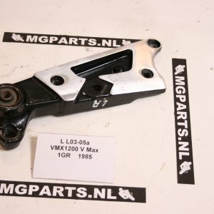 Yamaha VMX 1200 V-Max 1GR 1985 Voetsteunplaat LA - 1FK-27442-00 Bracket 2