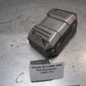 Honda ST1100 Pan European SC26 92 Snaarkap links - 12421-MT3-000 Cover, Front Head L