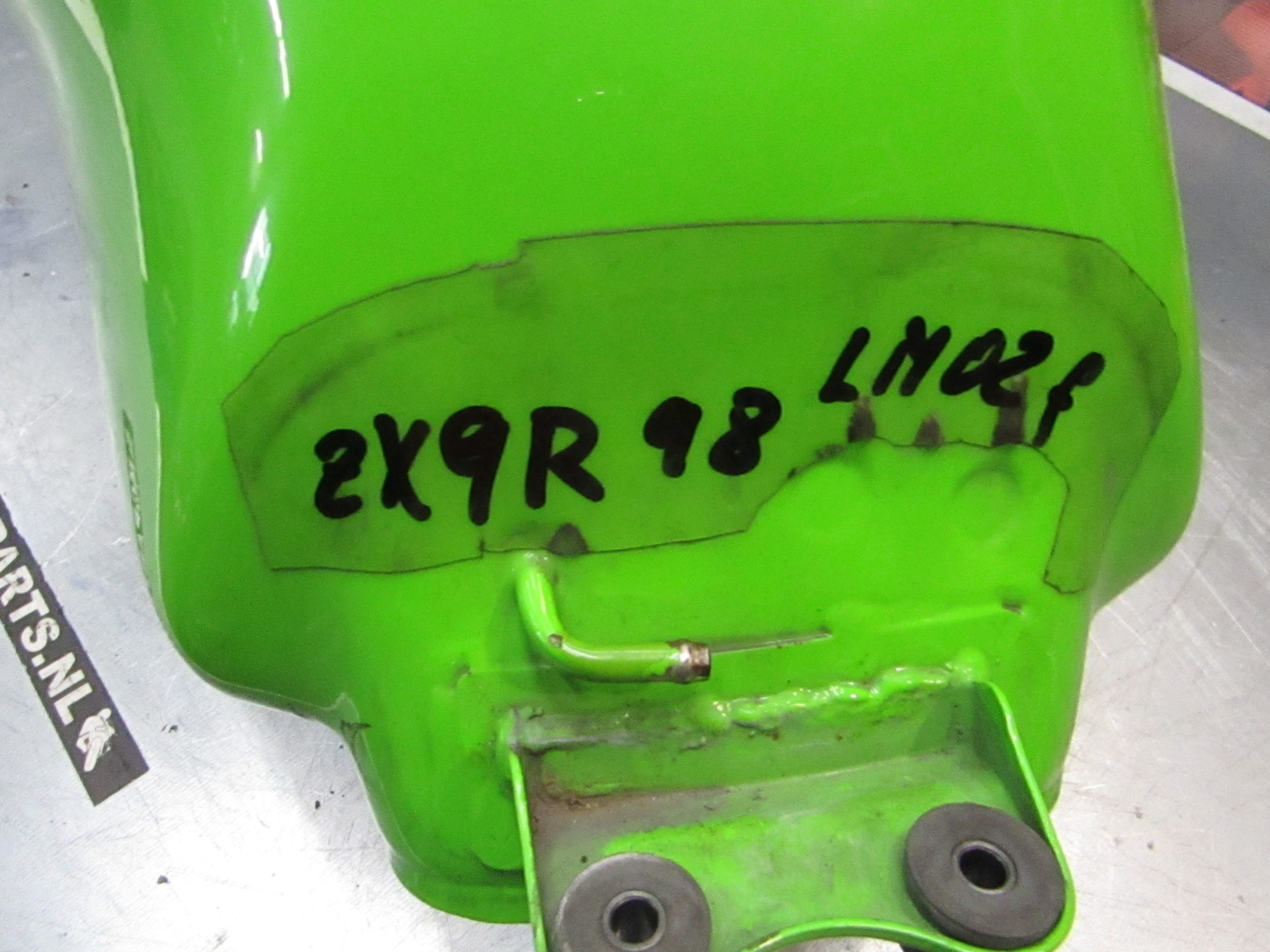 Kawasaki ZX9R (ZX900-C1) 98 Tank - 51080-5461-7F TANK-COMP-FUEL,L