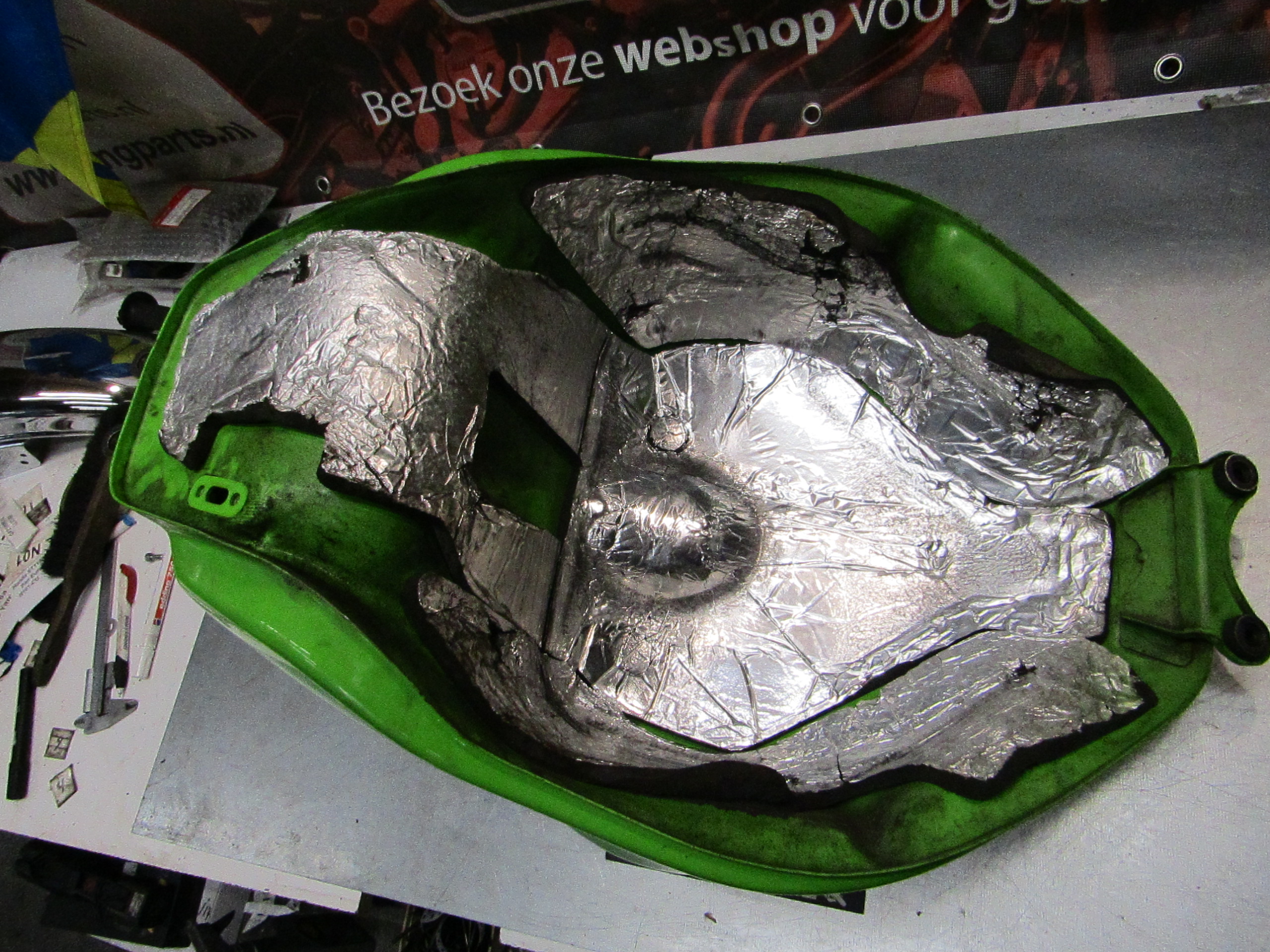 Kawasaki ZX9R (ZX900-C1) 98 Tank - 51080-5461-7F TANK-COMP-FUEL,L