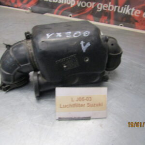 Suzuki VX800 91 Luchtfilterhuis voor - 13700-45C11 Cleaner Assy, Air Front (LJ05-02)